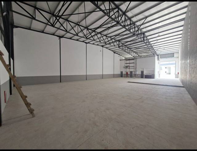 654M² WAREHOUSE TO LET IN STIKLAND INDUSTRIAL
